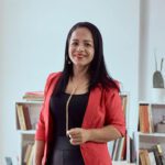 Sara M. Hernández J., oradora profesional en Sevilla, especializada en formación en oratoria y comunicación para niños, adolescentes y jóvenes